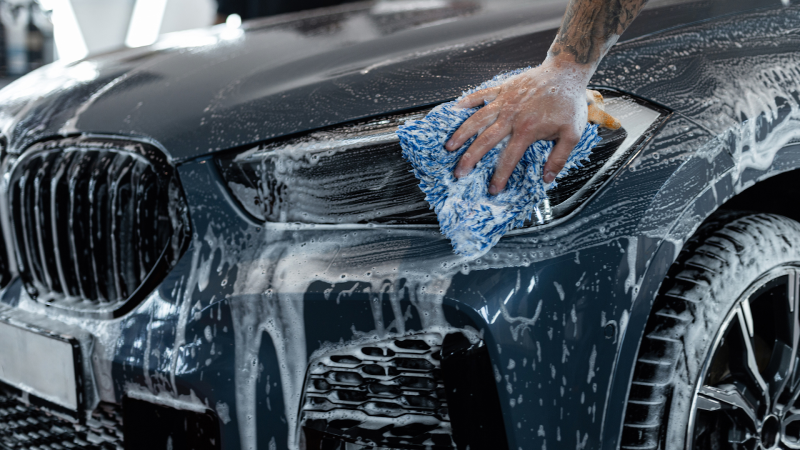 Why More Drivers in Calgary Are Choosing Car Cleaning Self Service Options